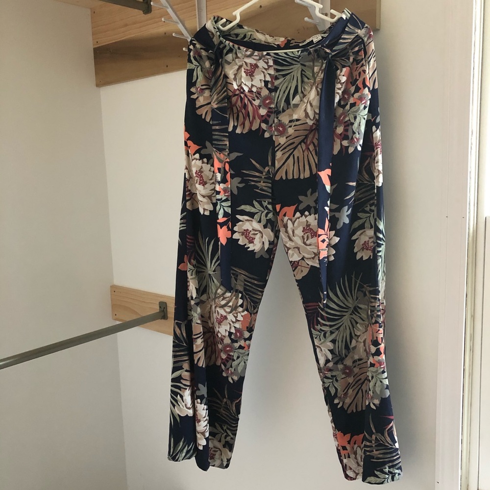 Like New HYFVE Navy Floral Pants